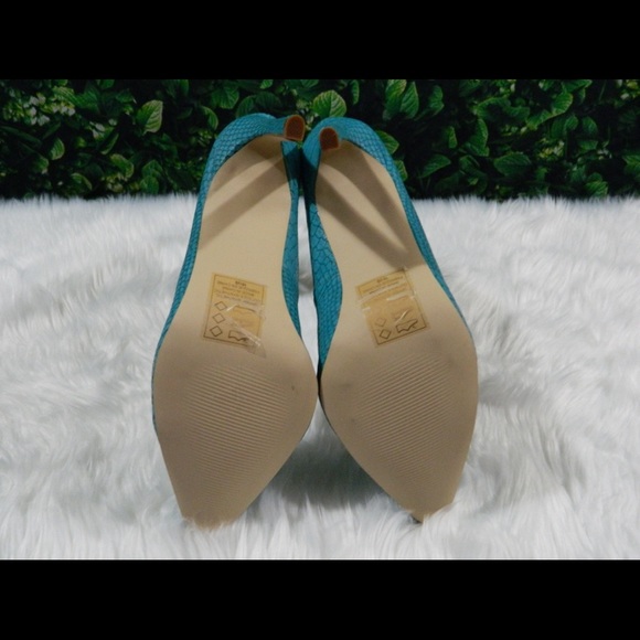 Chain Ankle Pump NWOT - Picture 4 of 7